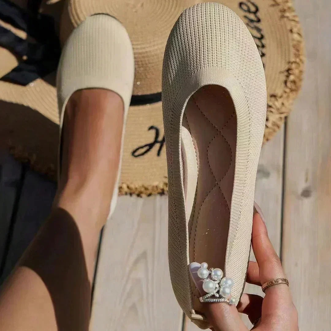 Klassische orthopädische Slipper für Damen, Modell Mia, bieten Stil & gesunde Füße.
