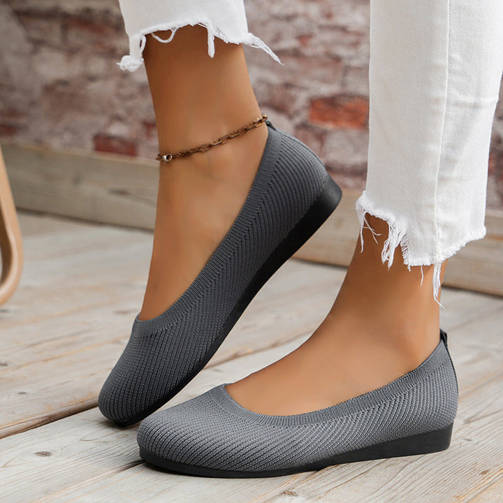 Orthopädische Ballerinas Mia von der Seite: Elegante Damenschuhe mit Komfortsohle.