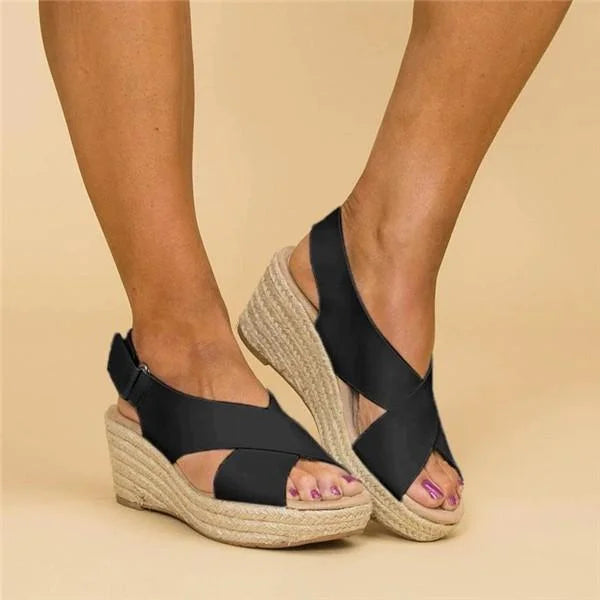 Elegante Damen Keilabsatz-Espadrilles mit orthopädischem Fußbett für stilvolle Sommer-Outfits.