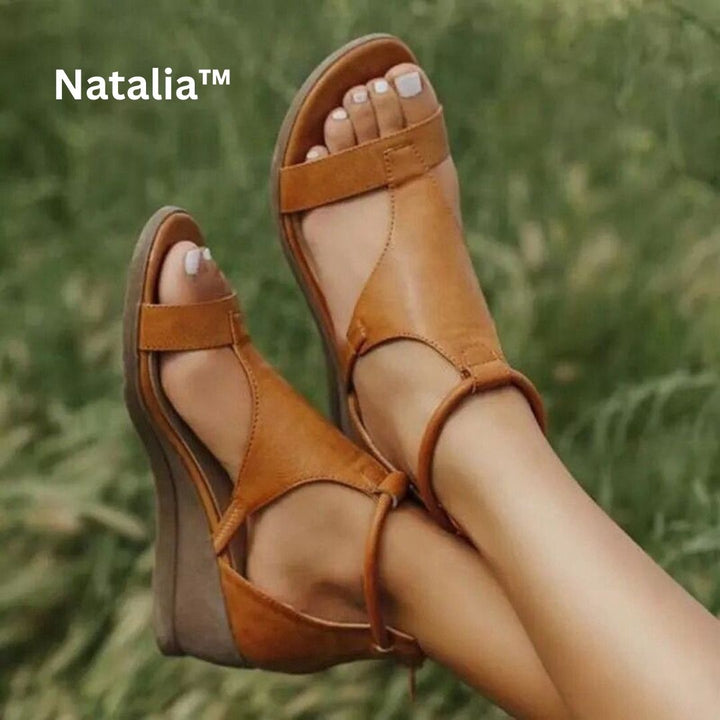 Damen orthopädische Keilabsatz Sandalen mit Fußgewölbe-Stütze, bequeme Sommer Schuhe für stilvollen Komfort.