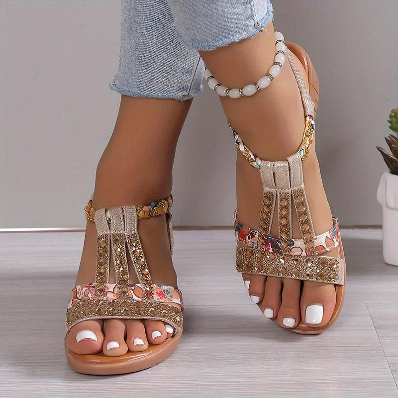 Nahaufnahme der weichen Sohle der Damen Orthopädischen Keilsandalen "Marla" für maximalen Komfort.