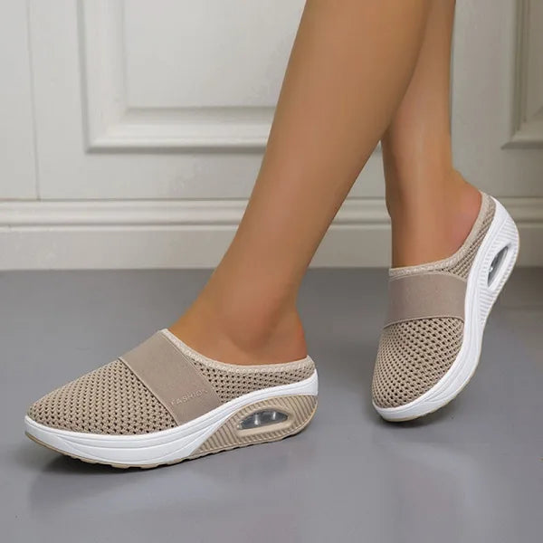 Stilvolle Keilsandalen für Damen, orthopädisch mit unterstützendem Fußbett für langanhaltenden Komfort.