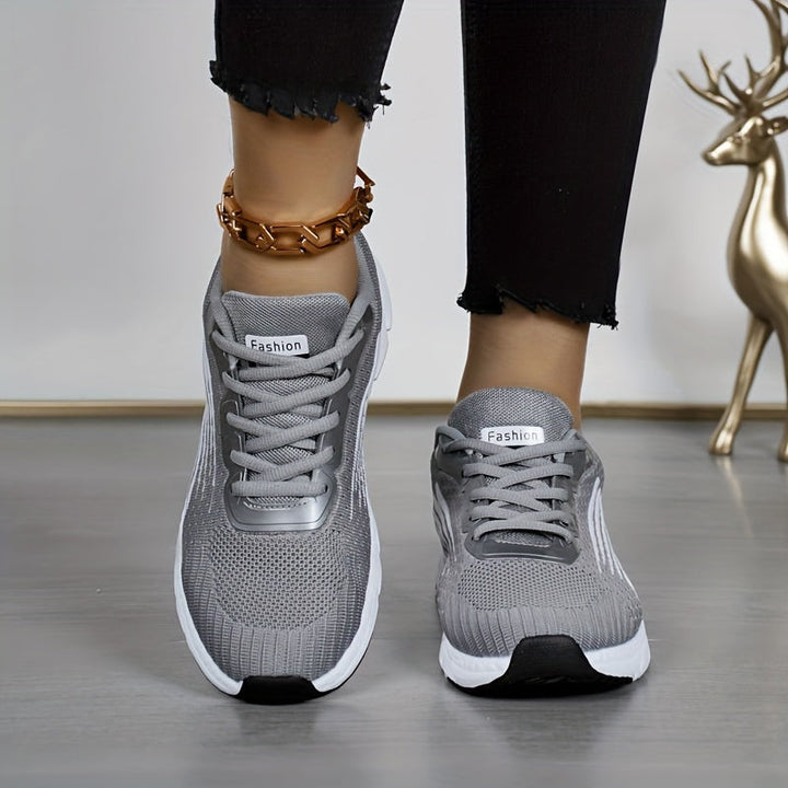 Orthopädische Laufschuhe: stoßdämpfende Sohle & stützendes Fußbett für maximalen Komfort.