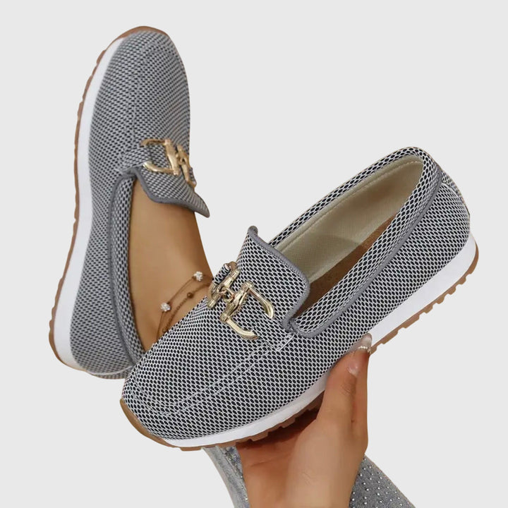 Rutschfeste Sohle & ergonomisches Fußbett der Damen Orthopädische Loafer-Sneaker. Ultimativer Komfort & Halt.