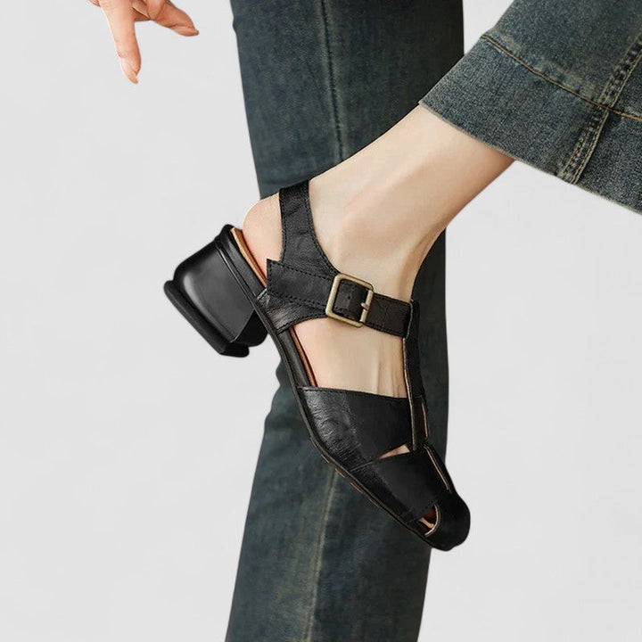 Verstellbare Mary Jane Komfortschuhe CL-0680 in Braun. Orthopädische Damenschuhe mit Blockabsatz.