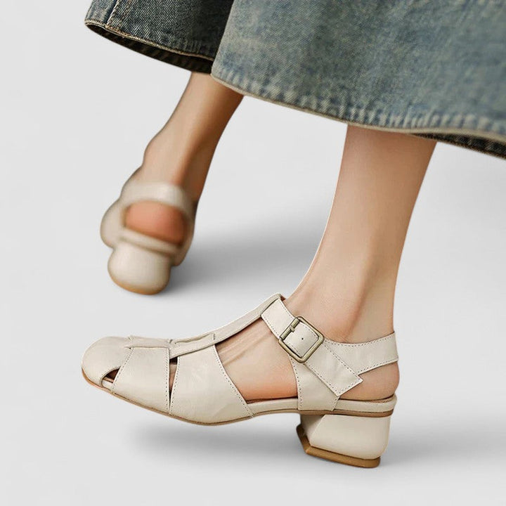 Alltagstaugliche orthopädische Mary Jane Schuhe in Beige. Bequeme Damenschuhe CL-0680 mit Stil.