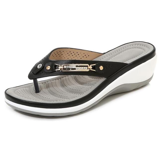 Stilvolle orthopädische Damen Sandalen: Komfortschuhe mit Stütze, Bequemlichkeit & rutschfester Sohle.