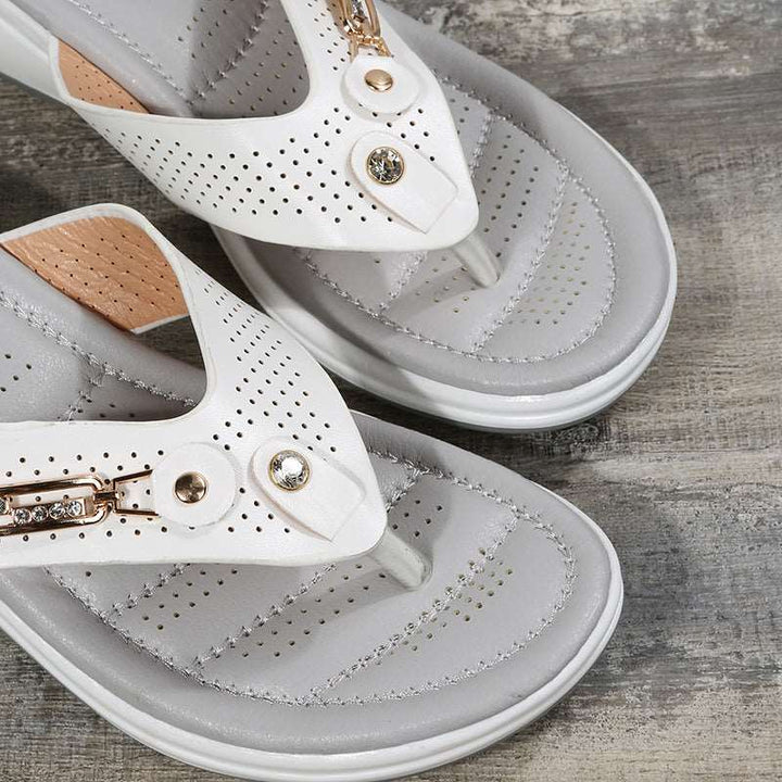 Leichte orthopädische Damen Sandalen für den Sommer. Bequem, stützend und ideal für lange Spaziergänge.