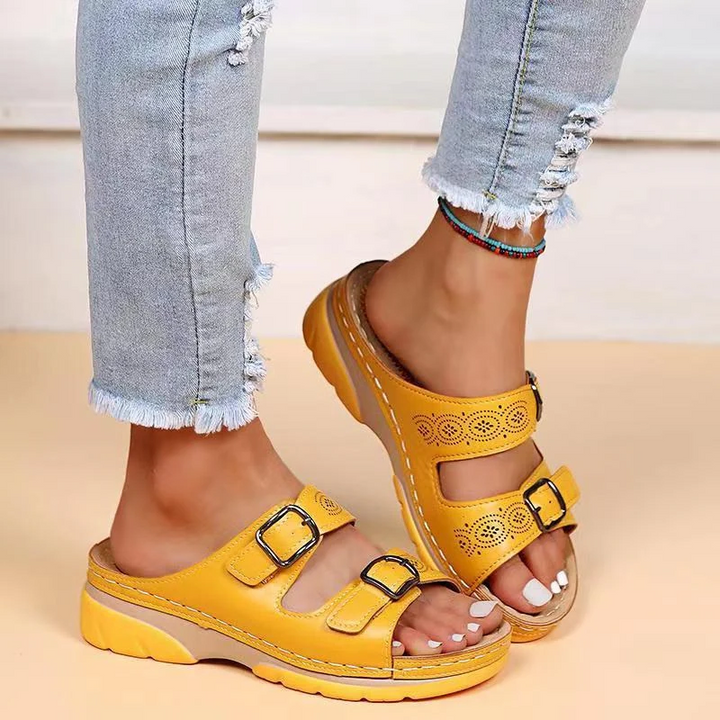 Therapeutische Damen Komfort Sandalen mit optimaler Fußgewölbe-Unterstützung für schmerzfreie Schritte.