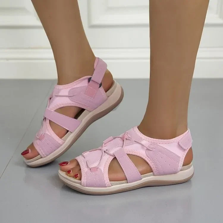 Orthopädische Sandalen für Damen, perfekt für sonnige Sommertage.