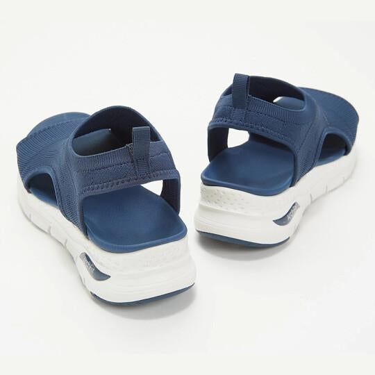 Komfortable Damen Sandalen mit ergonomischem Design, orthopädisch wirksam für gesunde Füße im Sommer.