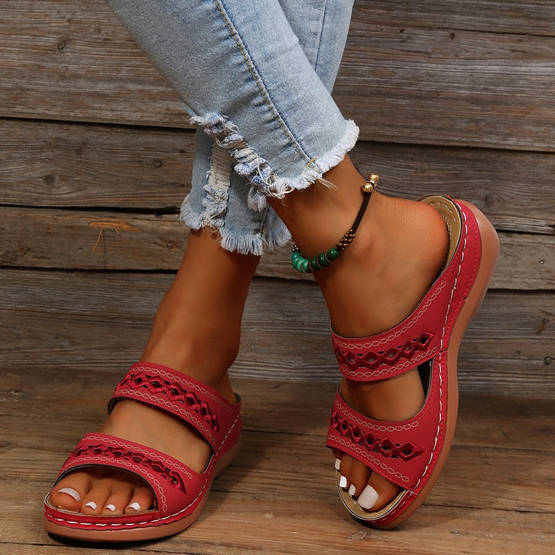 Bequeme Damensandalen mit ergonomischem 3-Bogen Fußbett. Ideal für Schmerzlinderung und Stoßdämpfung.