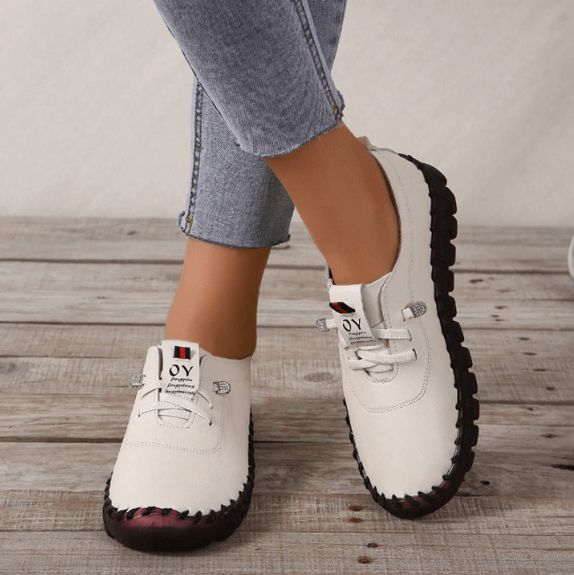 Komfortable Orthopädische Slipper Elena für Damen. Flexible Schuhe, ideal für die Fußgesundheit.