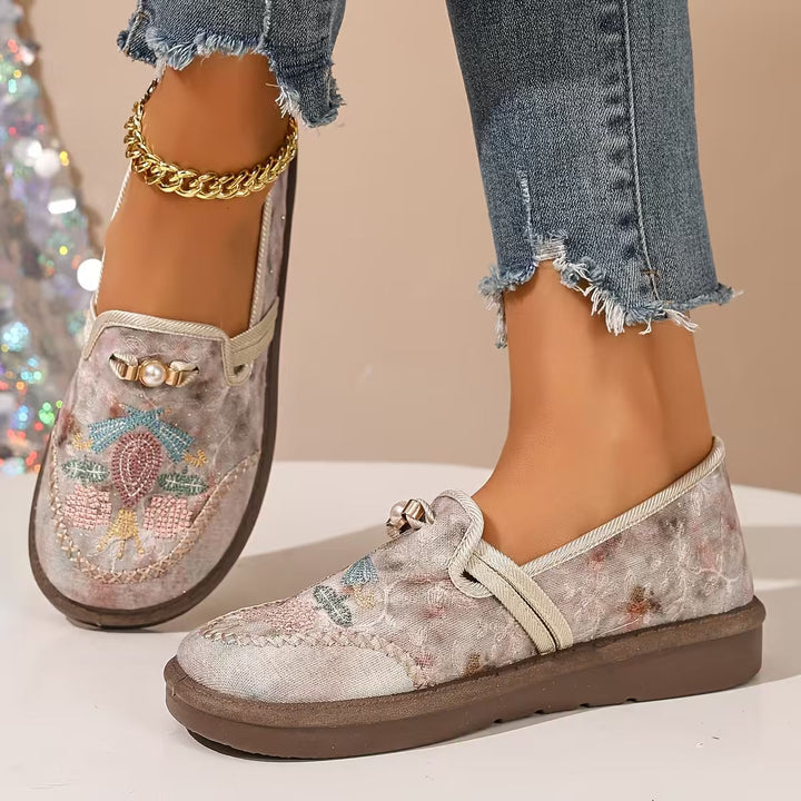 Moderner Damen Komfort-Slipper, orthopädisch, vereint Stil und Wellness für Ihre Füße.