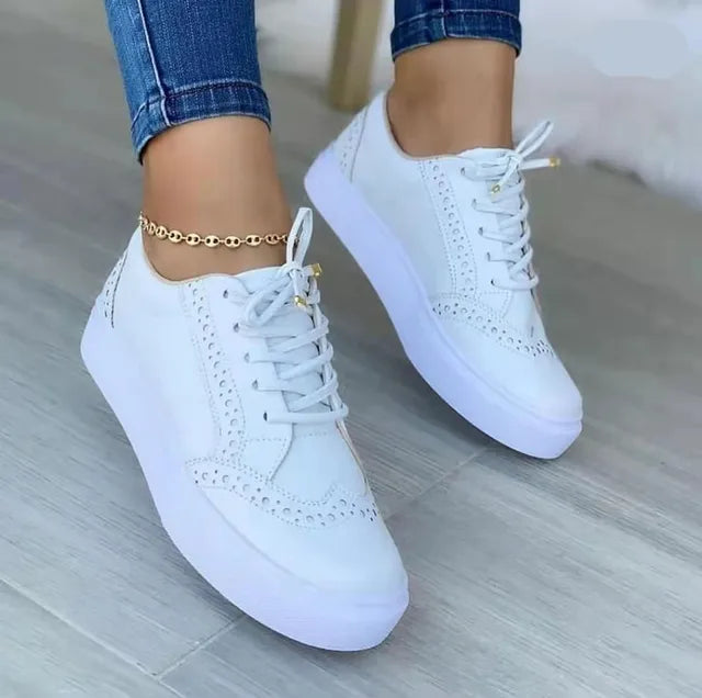 Moderne orthopädische Damen-Turnschuhe, bequeme Alltagsschuhe für optimale Fußunterstützung.