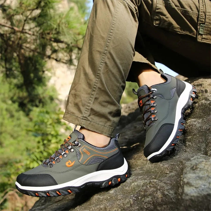 Stilvolle Slip-on Damen Wanderschuhe, orthopädisch & leicht, für Alltag und Outdoor geeignet.