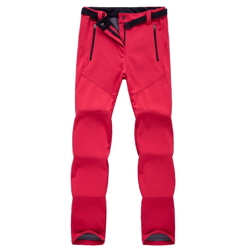 Dauerhafte Damen Outdoor Wanderhose, wasserfest & bequem, für unvergessliche Naturerlebnisse.