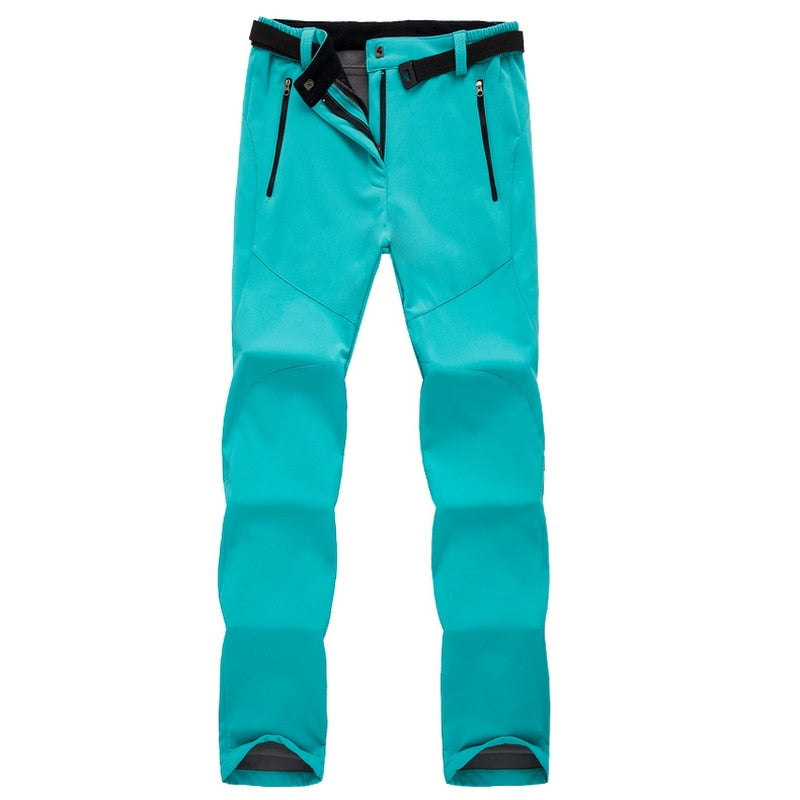 Komfortable & robuste Damen Trekkinghose, wasserfest, ideal für Outdoor-Sport und Abenteuer.