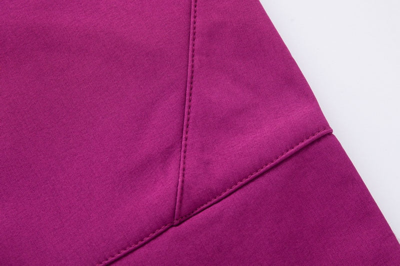 Hochwertige Damen Wanderhose, langlebig, wasserdicht und flexibel für maximalen Komfort.