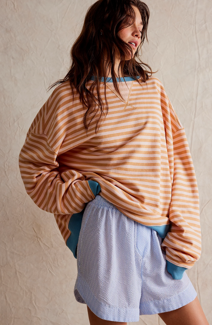 Bequemer Damen Herbstpullover: gestreiftes Oversize-Design, warmer Strickpullover.