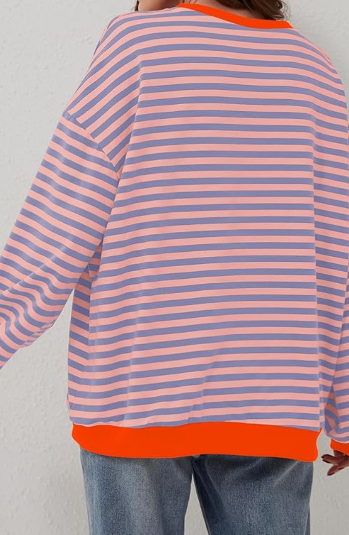 Eleganter Damen Oversize Pullover, gestreift und gestrickt, perfekt für Casual Chic.