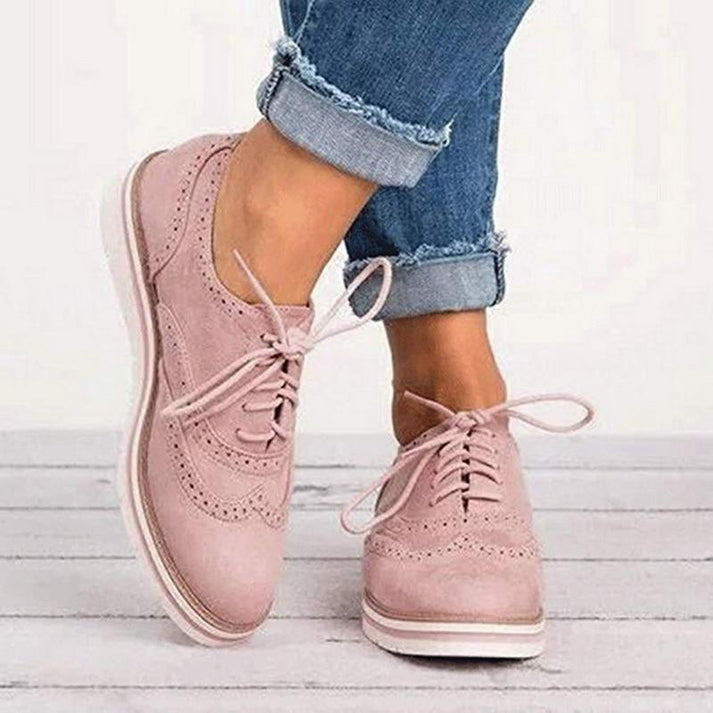 Damen Oxford-Sneaker Amy: Eleganter Low Cut Schnürschuh mit Plateau für Komfort und Stil im Alltag.