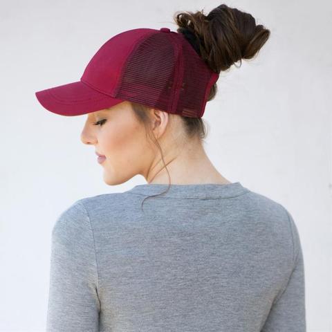 Ergonomische Pferdeschwanz Kappe für Damen, Tarnmuster, verstellbar, hoher Komfort.