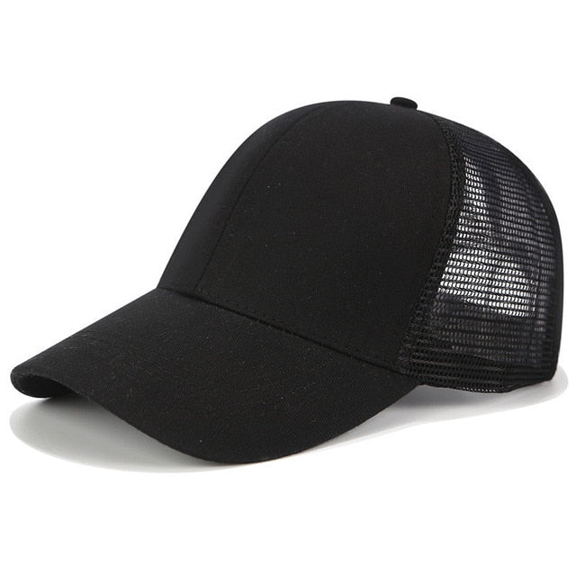 Elegante schwarze Damen Baseball Cap mit Zopfloch, für stilvolle Freizeitlooks & Reisen.