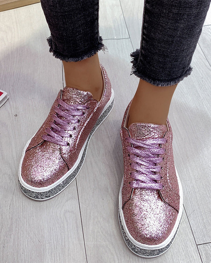 Trendige Damen Glitzer Plateau Sneakers für das ganze Jahr, bringen Glamour und Komfort in jeden Schritt.
