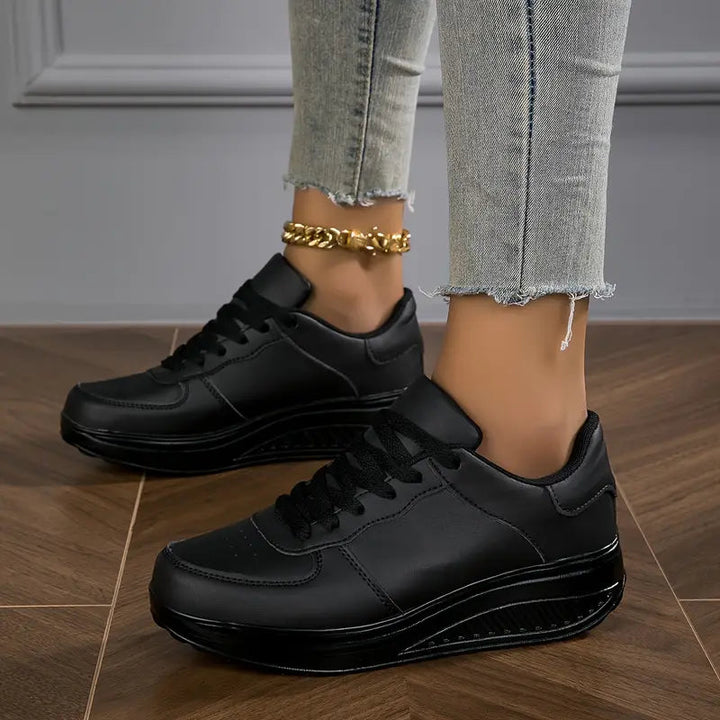 Vielseitige Damen Plattform-Sneaker, bequem und stilvoll für jeden Anlass im Alltag.