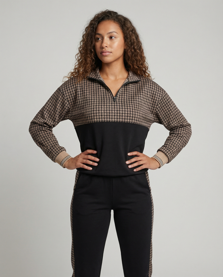 Komfortabler & stilvoller Damen Jogginganzug, perfektes Loungewear Set. Ideal als bequemes Freizeit-Outfit in Beige.