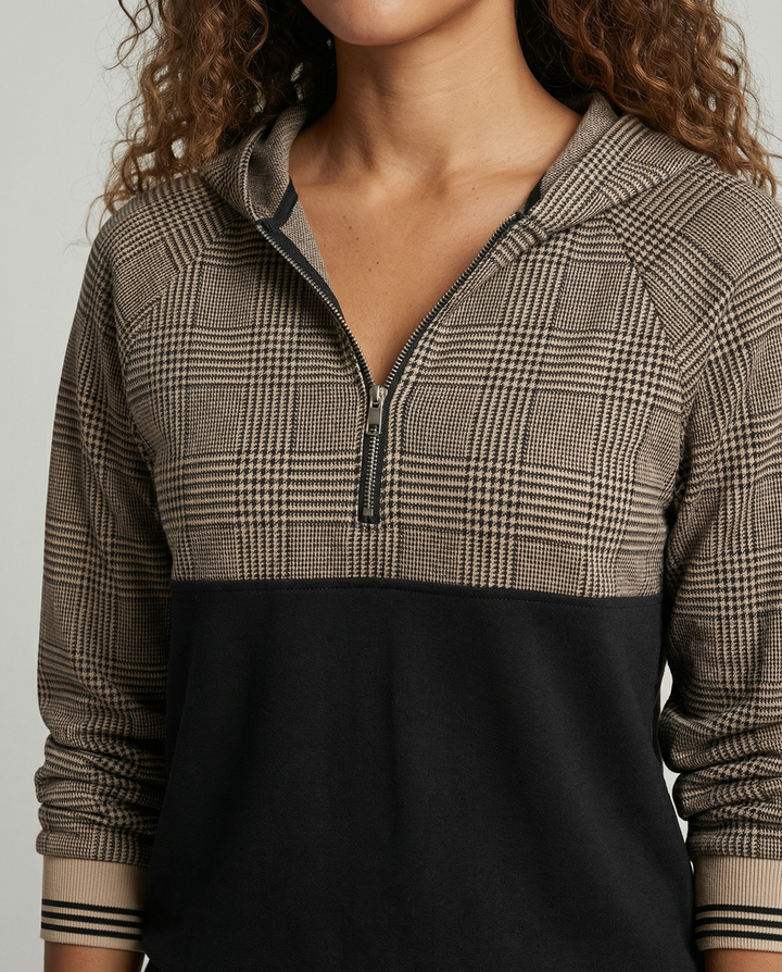 Moderner Damen Freizeitanzug in Grau: Jogginghose & Kapuzenpullover. Bequeme Mode, ideal für stilvolle Alltags-Looks.