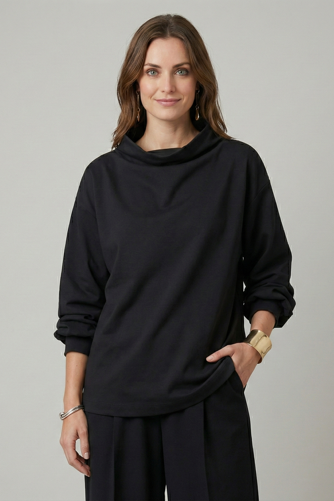Damen Pullover Ivy in Schwarz, lässige weite Passform mit elegantem Schalkragen für Alltag & Freizeit.