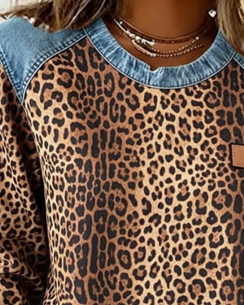 Bequemer Damen Patchwork Pullover mit trendigem Leopardenmuster, ideal für Freizeit & Herbstmode.