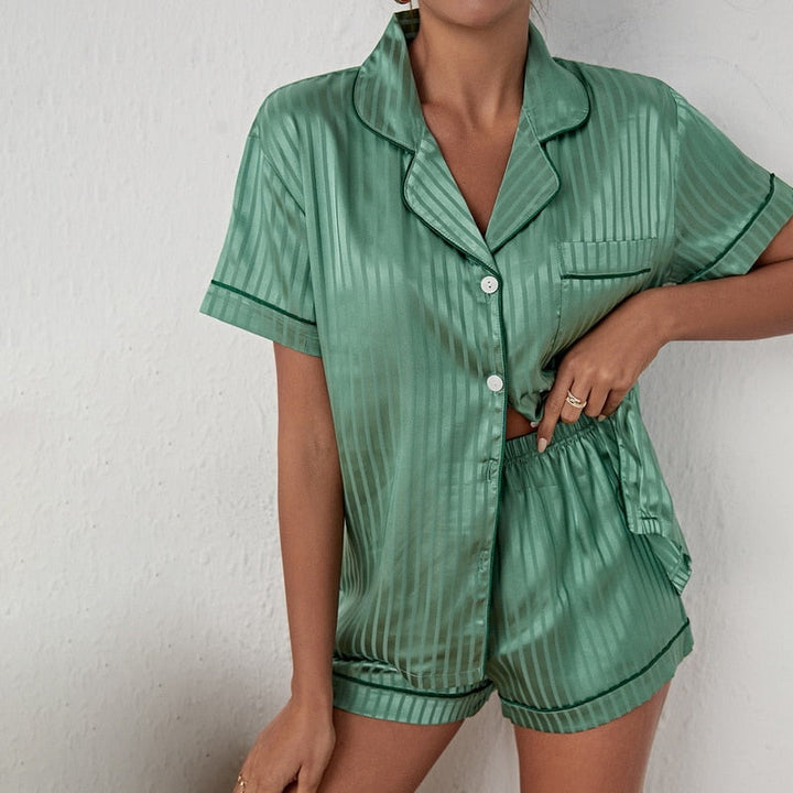 Damen Schlafanzug Set, luxuriöser Zweiteiler für erholsamen Schlaf und Stil.