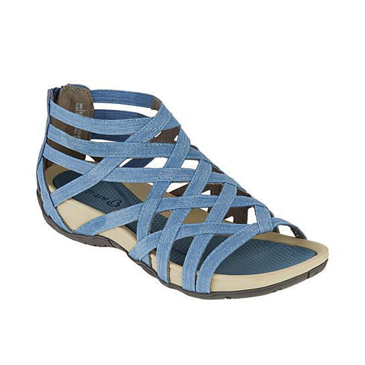 Weiße Damen Römersandalen, elegante Sommerschuhe. Bequeme flache Sandalen für einen schicken Sommerlook.