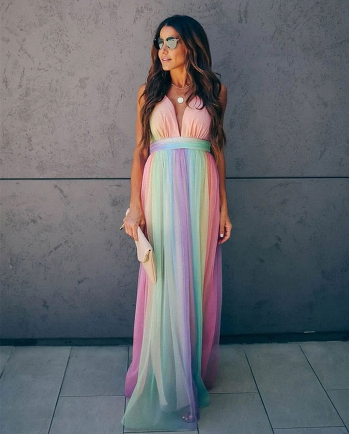 Casual & elegantes Damenkleid: Regenbogen-Design mit Spaghettiträgern für vielseitige Looks.