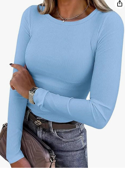 Figurbetontes Damen Langarmshirt aus Rippstoff. Modern & zeitlos für viele Gelegenheiten.