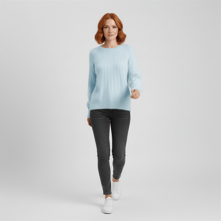 Komfortabler Rippstrick-Damenpullover mit Rundhals, perfekt für gemütliche Winterabende.