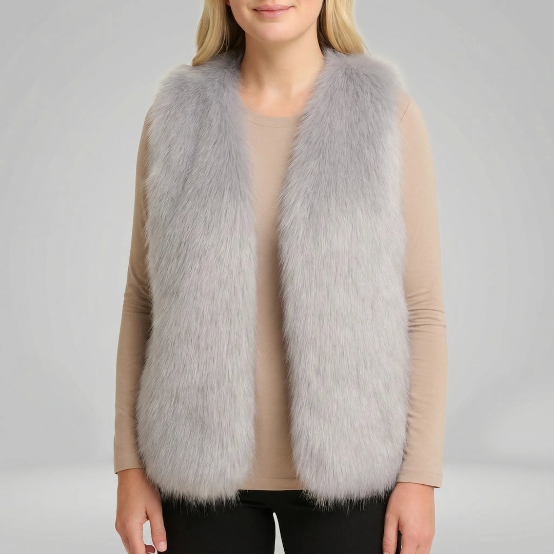 Produktbild: Elegante Damen Weste Tahlia aus Kunstfell, ärmellos. Modischer Bodywarmer für stilvolle Winteroutfits.