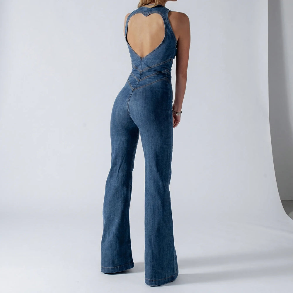 Vintage Damen Jumpsuit mit O-Ring Reißverschluss, ärmellos & Schlaghose. Ein Retro Look für modebewusste Frauen.