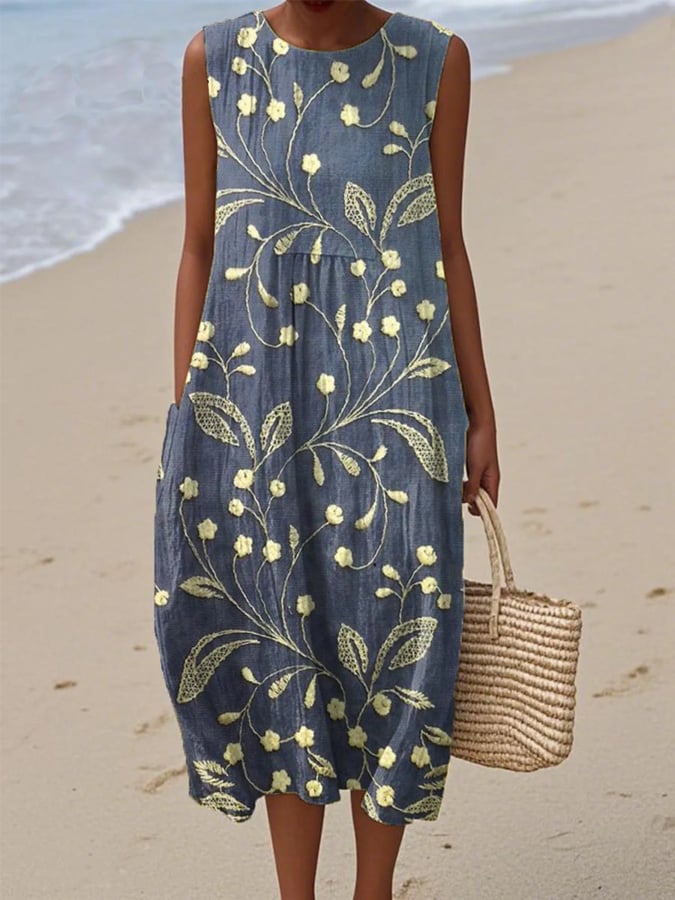 Damen ärmelloses Sommerkleid mit blauem Blumenprint. Leichtes, atmungsaktives Maxikleid für Freizeit & Urlaub.