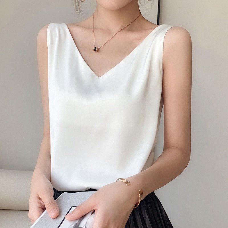 Basic Damen Ärmelloses Top Abigail, V-Ausschnitt, bequemes Alltagstop, Must-have für jede Garderobe.