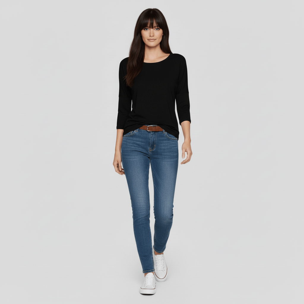 Klassisches Rundhals-Oberteil für Damen mit Dreiviertelärmeln; ideal für stilvolle Casual-Outfits.