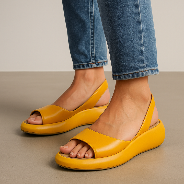 Rutschfeste Damen Sandalen, flach und leicht, als elegante Sommerschuhe. Perfekt bequeme Alltagsschuhe.