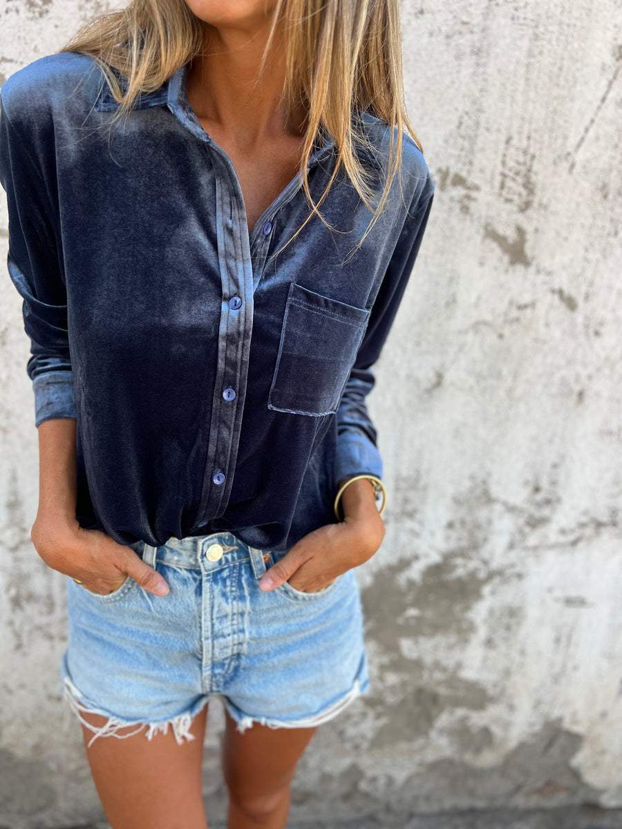 Trendige Samtbluse Langarm, Damen Mode, weich & stilvoll.