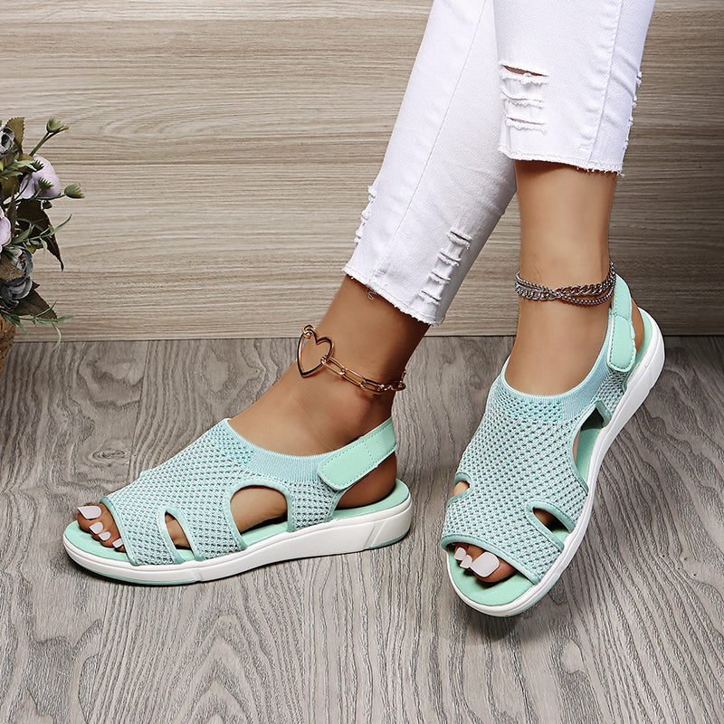 Robuste Damenschuhe: Atmungsaktive Sommersandalen. Leichte Flachsandalen mit Klettverschluss für jeden Anlass.