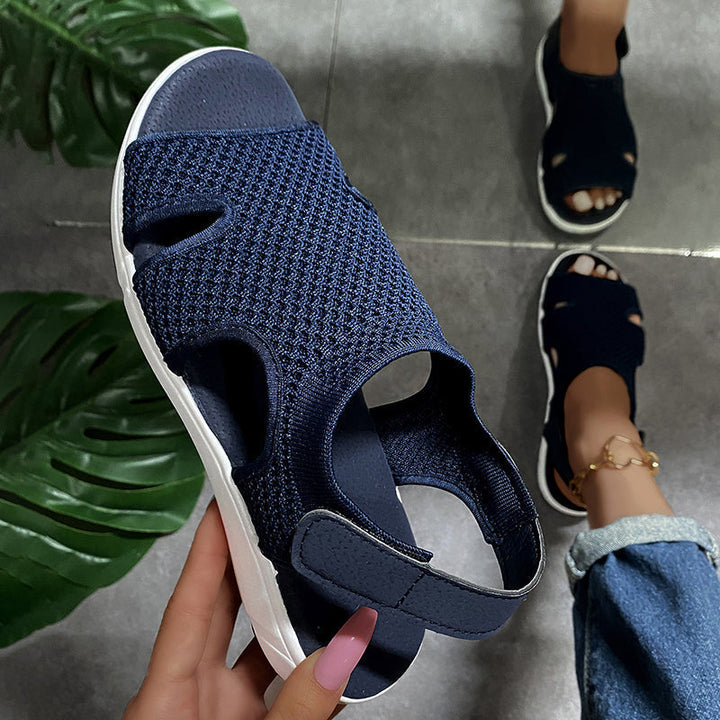 Leichte Damen Sommerschuhe mit Klettverschluss. Atmungsaktive Freizeitsandalen für maximalen Komfort.