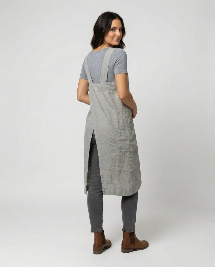 Bequemes, lockeres Damen Schürzenkleid aus leichtem Stoff, perfekt für Sommer und Alltag.