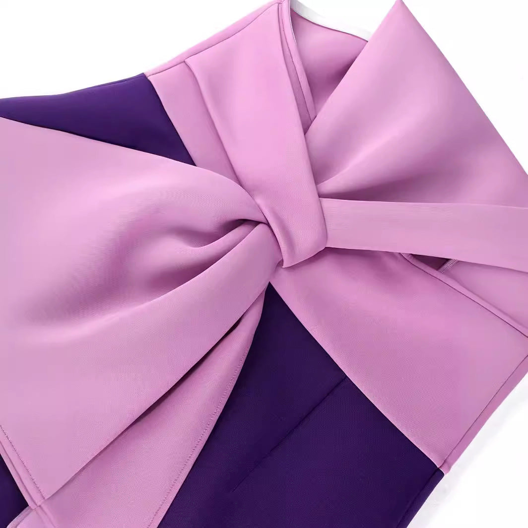 Glamouröses figurbetontes Damenkleid mit schulterfreiem Schnitt und stilvollem Rosé-Lila Farbverlauf. Ideal für Feste.